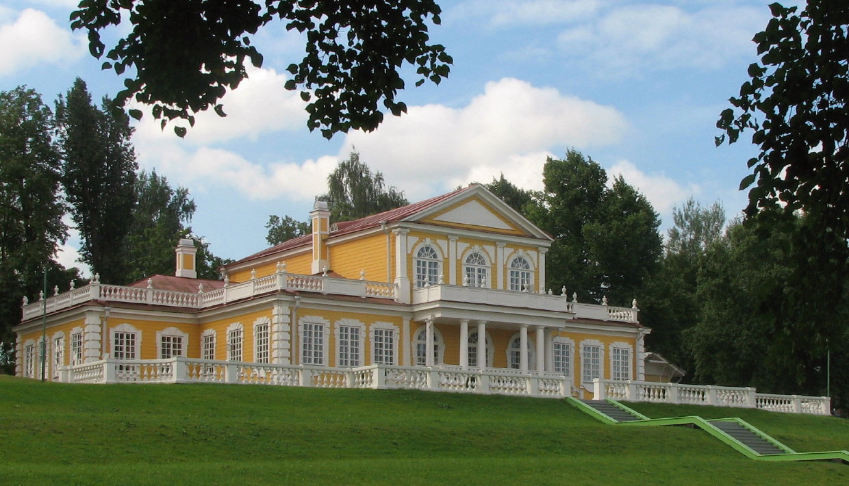 Путевой дворец Петра 1 в Санкт-Петербурге сад
