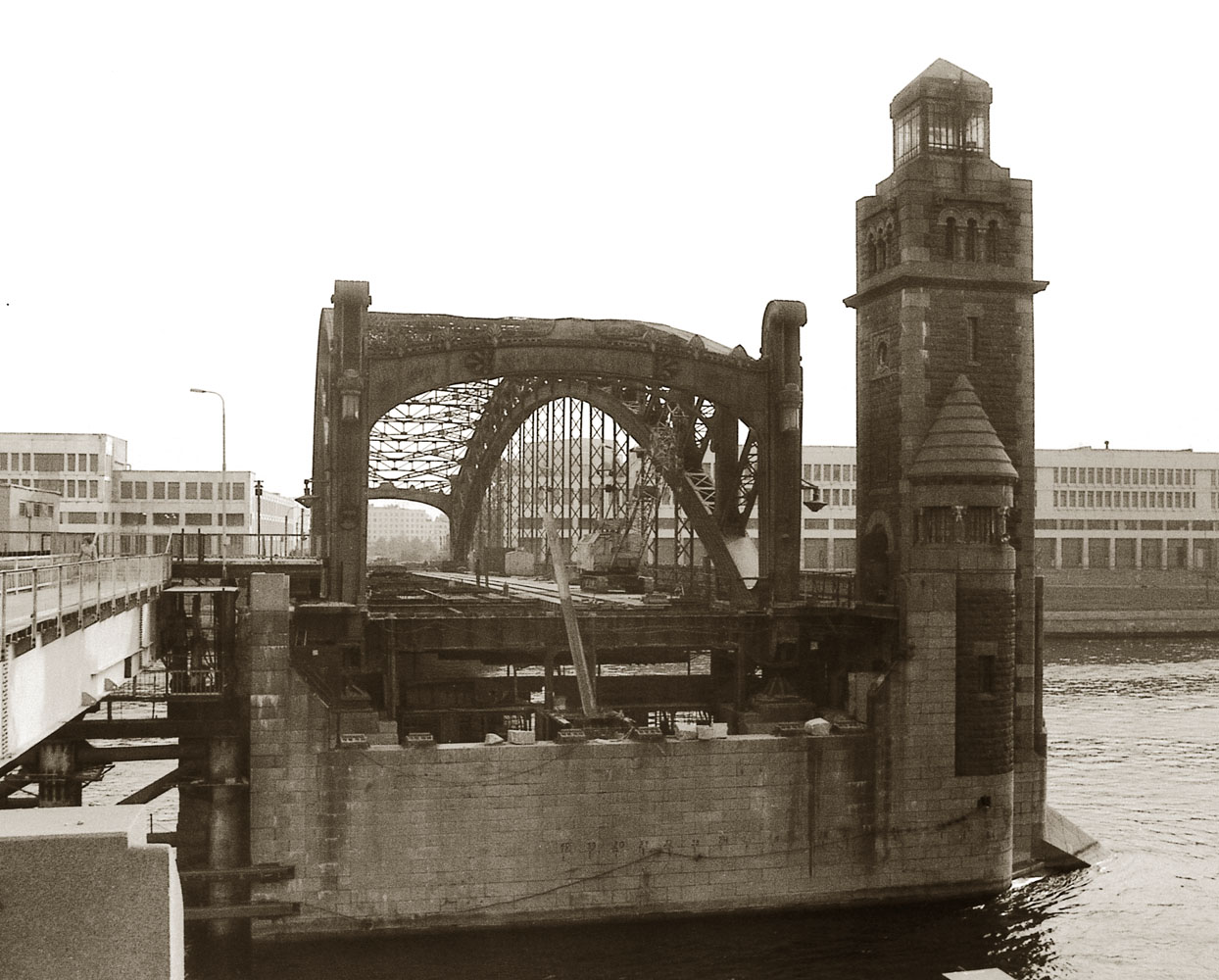 большеохтинский мост петербург