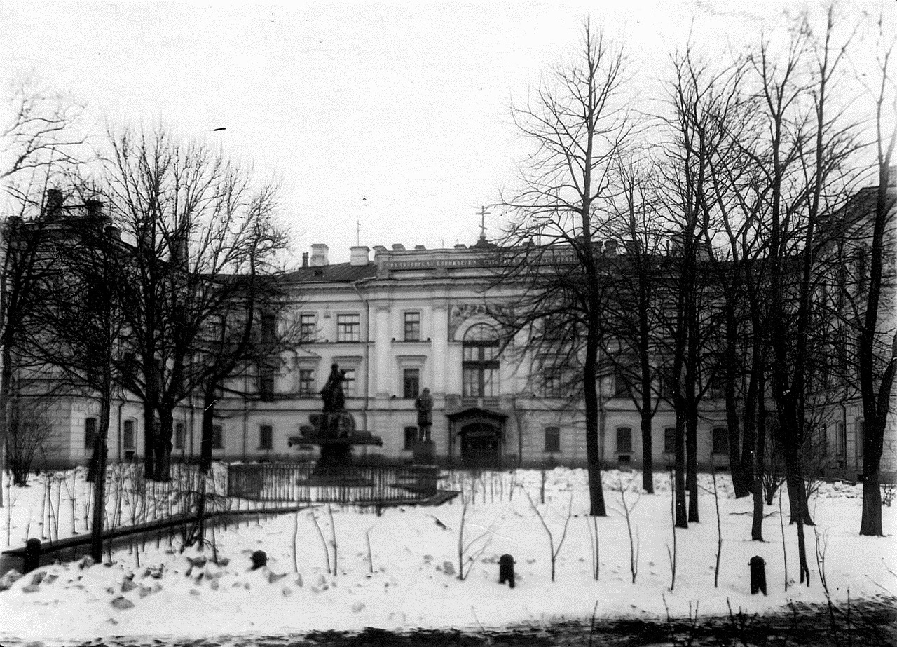 михайловская академия в санкт петербурге