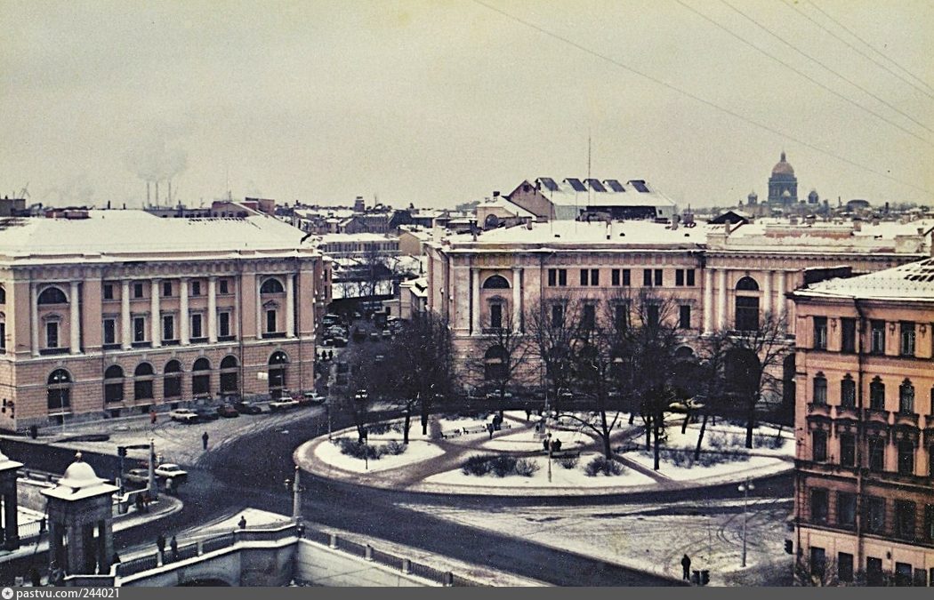 Площадь Ломоносова Фото