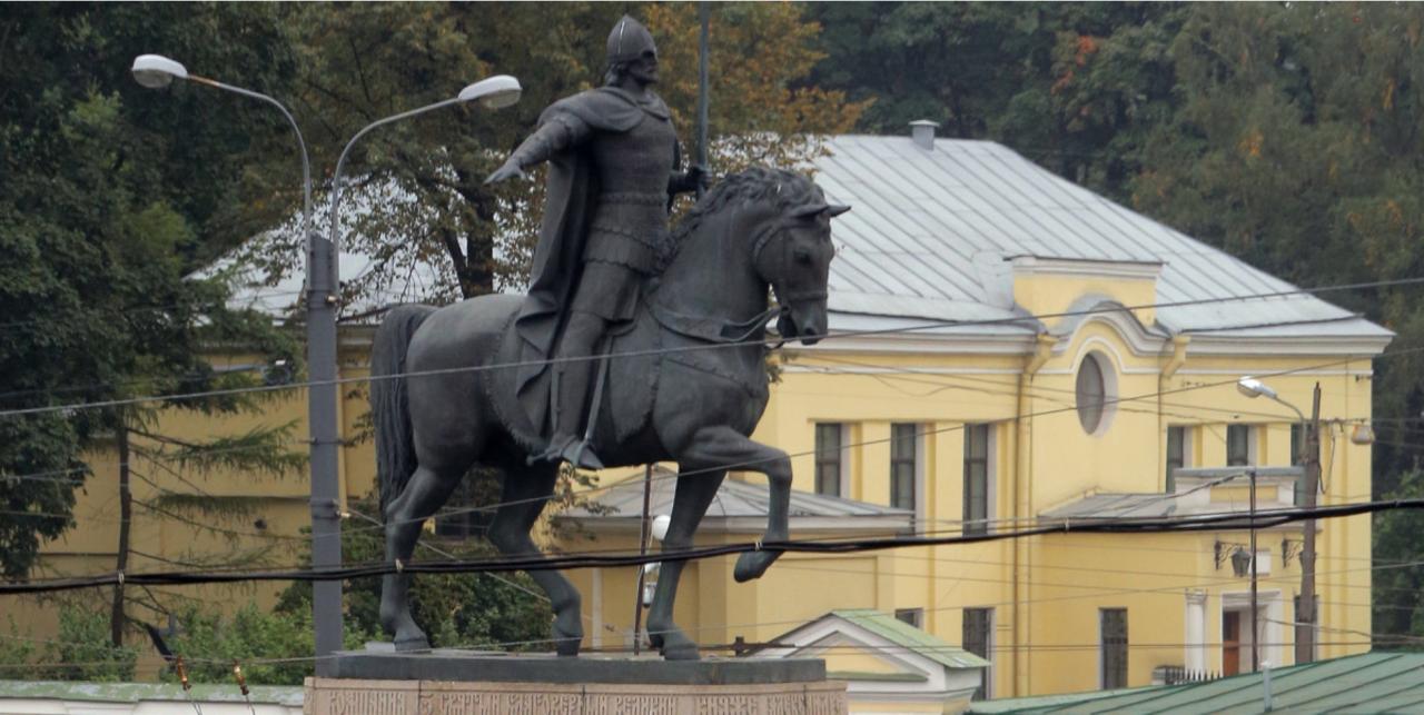 Площадь александро невского. Памятник князю Александру Невскому в Санкт-Петербурге.